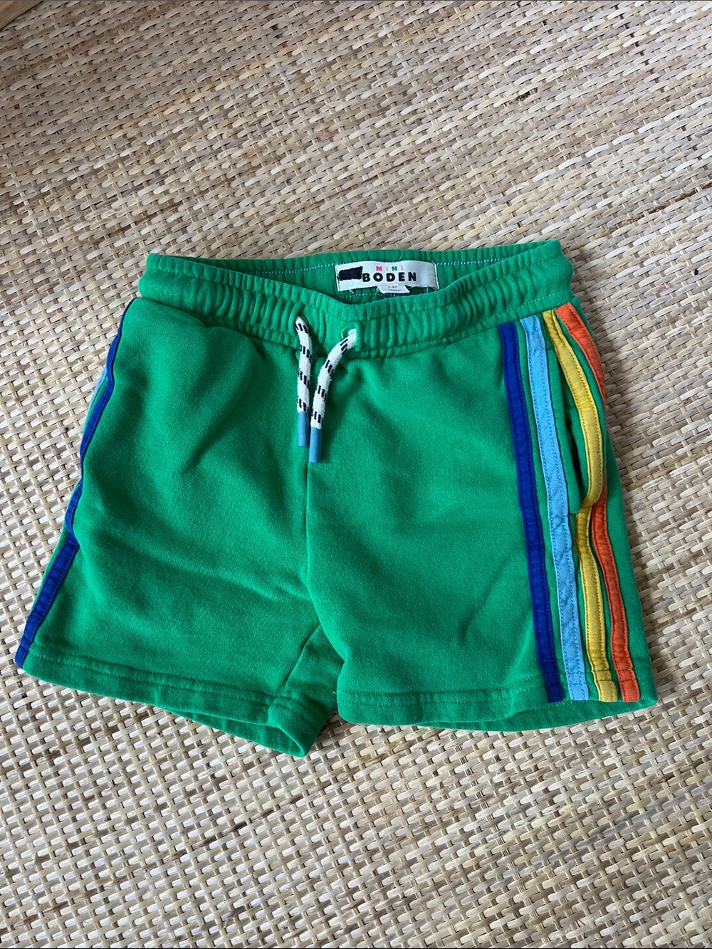 Mini Boden cotton jogger shorts green w rainbow-side stripes boys size 4-5 years